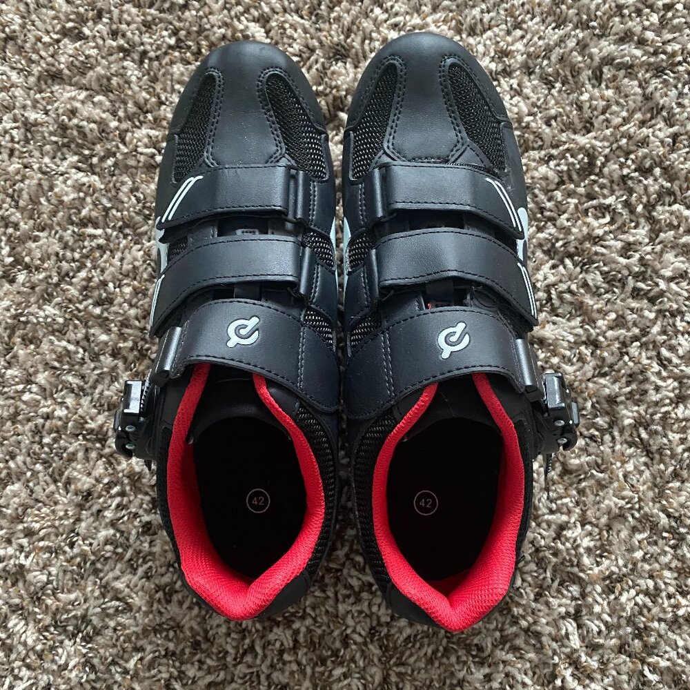 NWOT Peloton Cycling Shoes, size 42